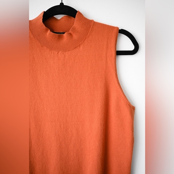 Ann Taylor Knit Vest - Picture 2 of 6